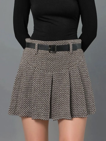 Gonna di Hiccup in nero: frontale