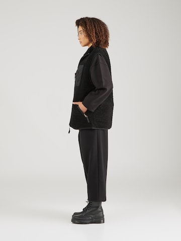 Pacemaker Vest 'Claas' in Black