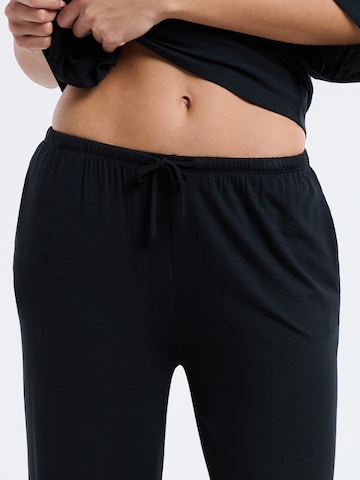 Pantaloncini da pigiama 'Kate' di ETAM in nero