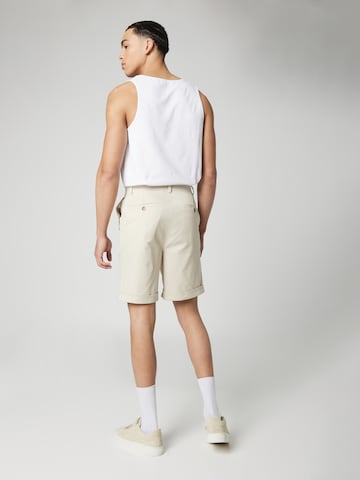 Regular Pantaloni 'Colin' de la Guido Maria Kretschmer Men pe bej: spate