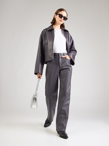 T-shirt 'Fleur' WEEKDAY en noir