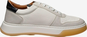 Baskets basses Alexander Smith en blanc : devant