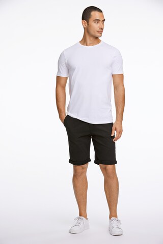 Lindbergh Regular Chino Pants 'Superflex' in Black