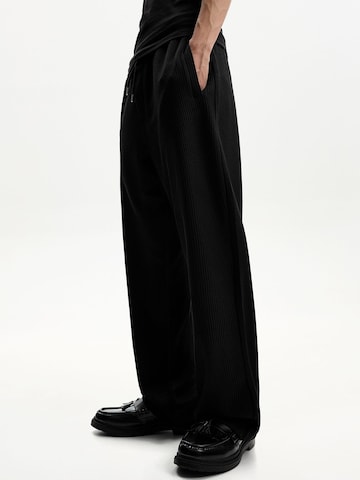 Wide leg Pantaloni di Bershka in nero: frontale