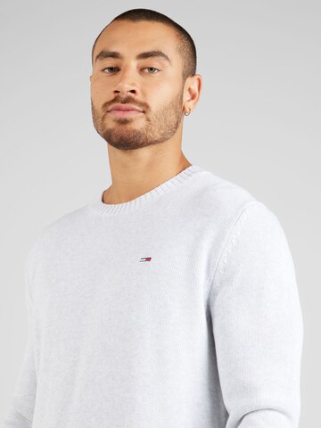 Tommy Jeans Pullover 'Essential' in Grau