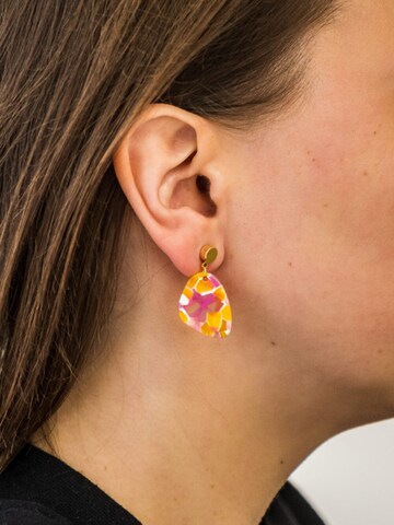 Fräulein Wunder Earrings 'Acetat Amy' in Pink: front