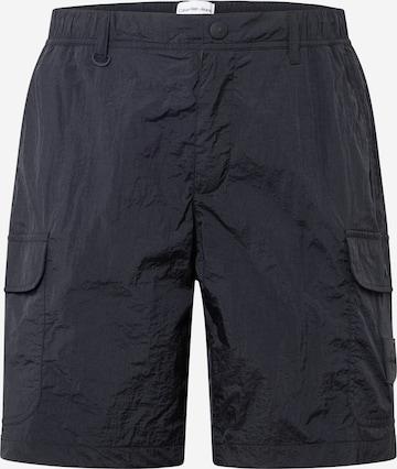 Calvin Klein Jeans Cargo Pants in Black: front