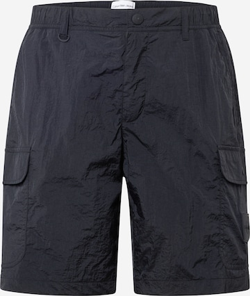 Pantalon cargo Calvin Klein Jeans en noir : devant