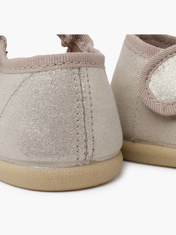 Pisamonas Lage schoen in Beige