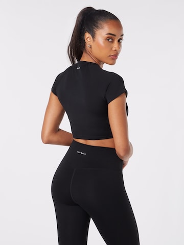 Sport top de la YO-GAYA pe negru