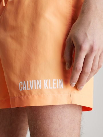 Calvin Klein Swimwear Zwemshorts 'Intense Power' in Oranje