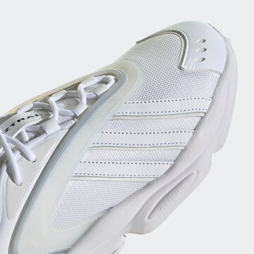 Baskets basses 'Oztral' ADIDAS ORIGINALS en blanc