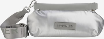 BOGNER Schultertasche 'Annecy Neve Julina' in Silber: Vorderseite