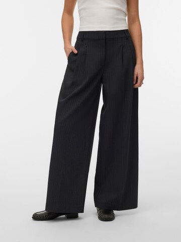 Wide leg Pantaloni con piega frontale 'VMSKYLAR' di VERO MODA in nero