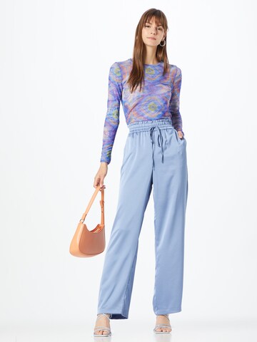 Wide leg Pantaloni 'ULLA' de la VERO MODA pe albastru