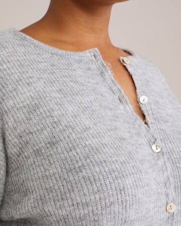 WE Fashion Strickjacke in Grau