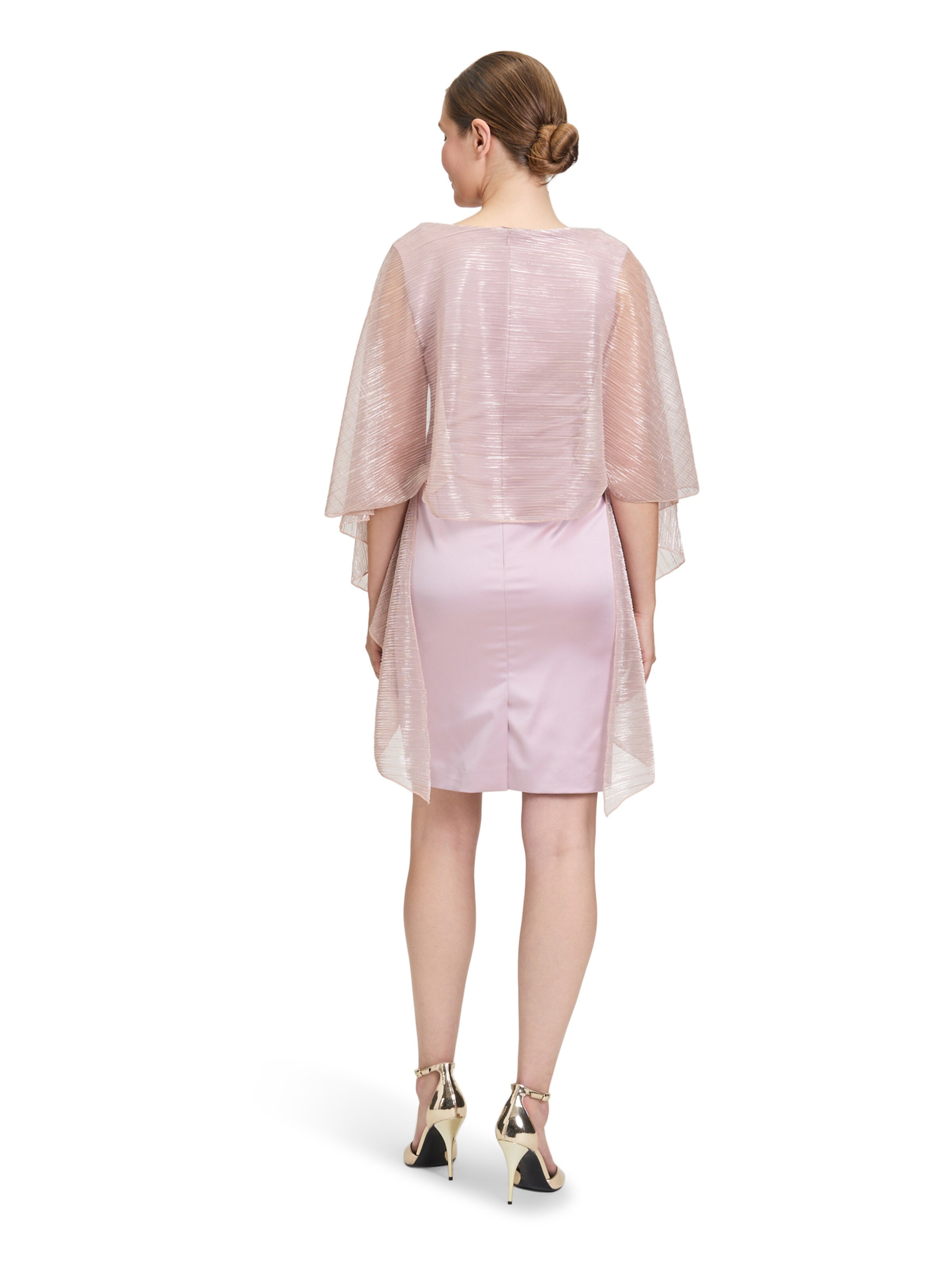 Vera Mont Cape in Pink
