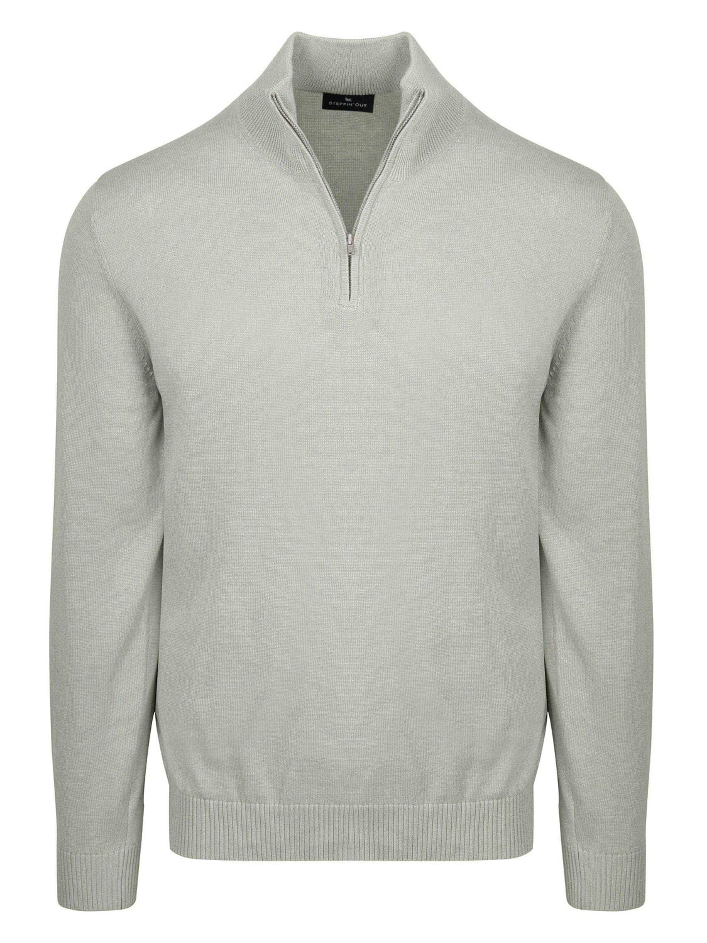 Steppin' out Sweater in Grey: front