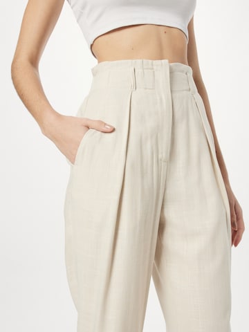 Stefanel Regular Pleat-Front Pants in White