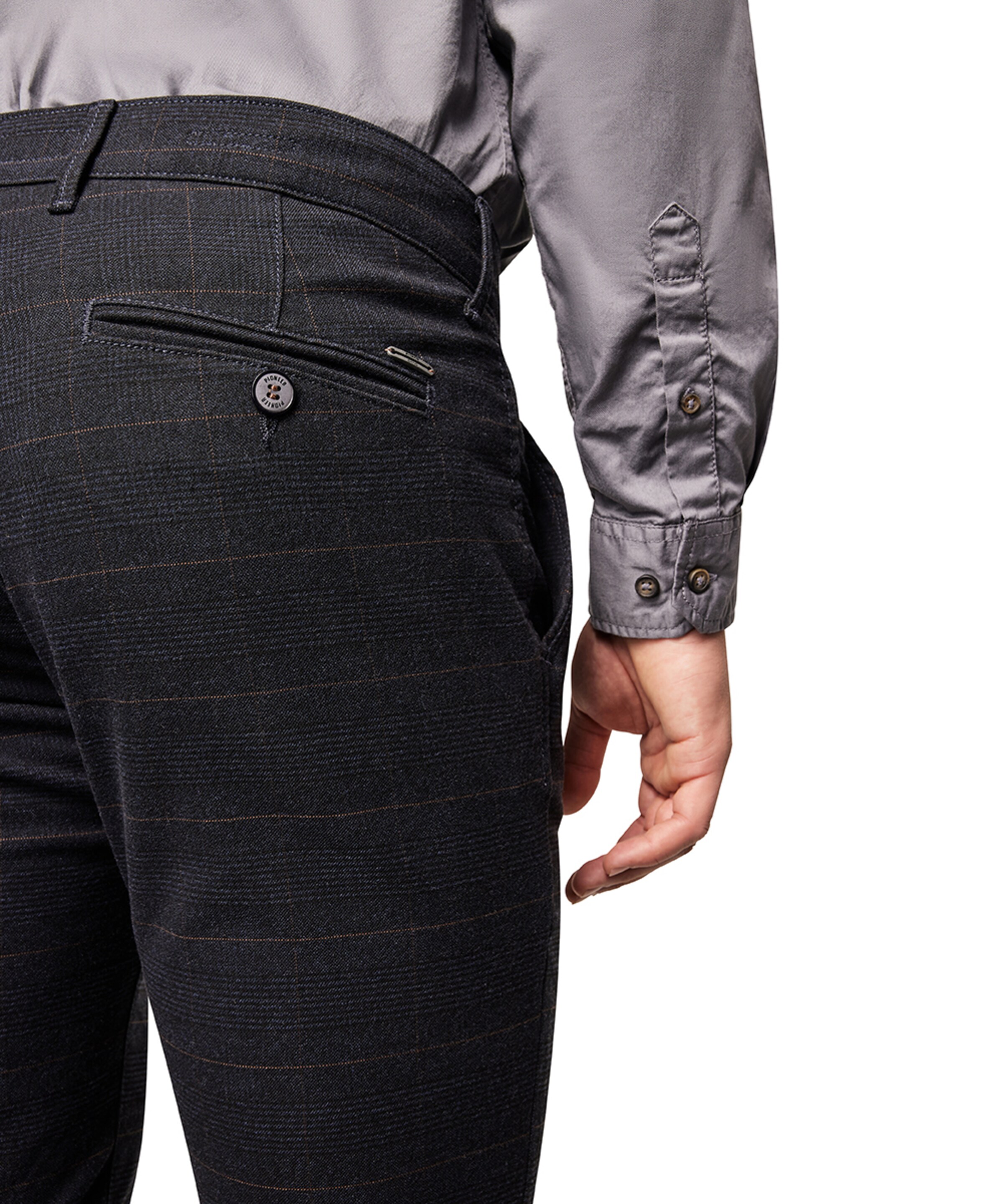 PIONEER Regular Hose in Schwarz