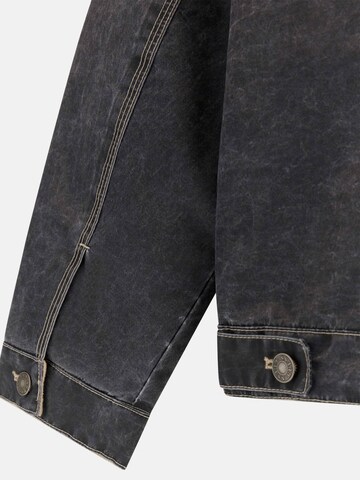 GUESS Jacke in Schwarz
