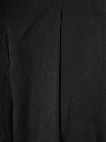 Funky Buddha Loosefit Veckad byxa i svart