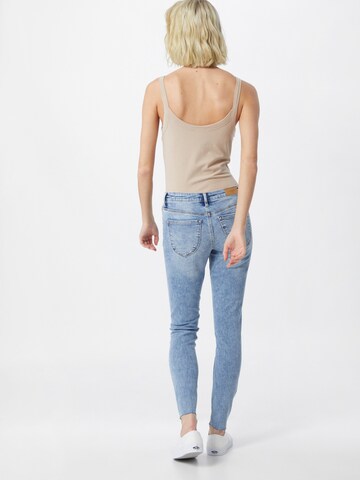 VERO MODA Skinny Jeans 'Lydia' in Blauw