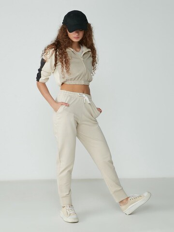 C&City Tapered Trousers in Beige
