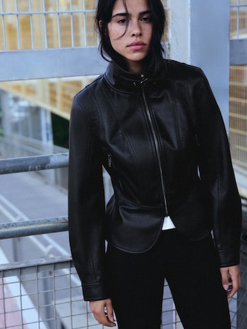 Bershka Between-season jacket in Black: front