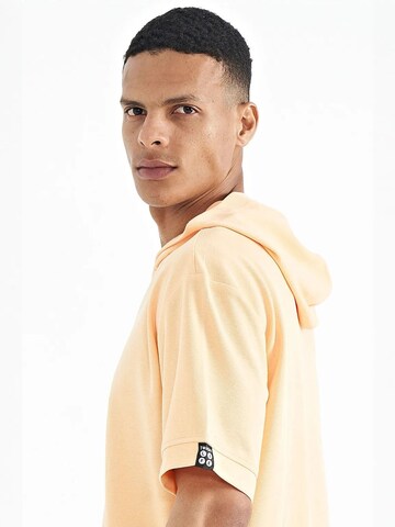 Tommy Life Shirt in Orange