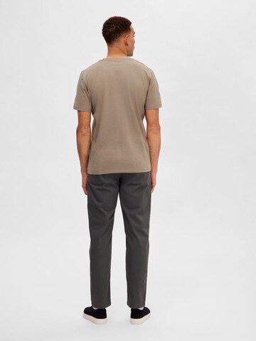 SELECTED HOMME T-shirt 'Aspen' i brun