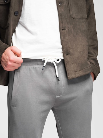 Ombre Regular Trousers 'OM-PABS-0304' in Grey