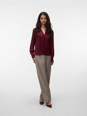 Chemisier 'VMCHARM' VERO MODA en rouge