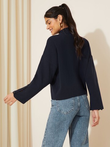 Friends Like These Pullover in Blau