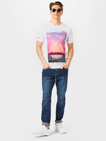 T-Shirt fonctionnel 'Beyond Limits' Superdry en blanc