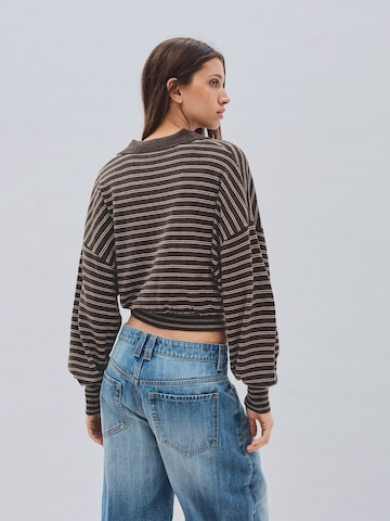 Bershka Neulepaita värissä ruskea