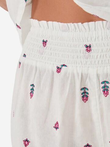 Shorty di ETAM in bianco