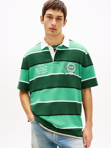 Tricou de la Tommy Jeans pe verde: față