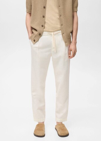 MANGO MAN Regular Pleat-Front Pants 'Romelino' in White: front