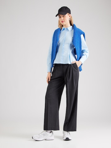 Chemisier 'Cora' ABOUT YOU en bleu