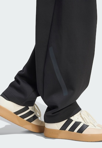 ADIDAS SPORTSWEAR - Pierna ancha Pantalón deportivo 'Z.N.E.' en negro