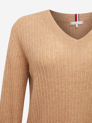 Tommy Hilfiger Curve Pullover in Braun