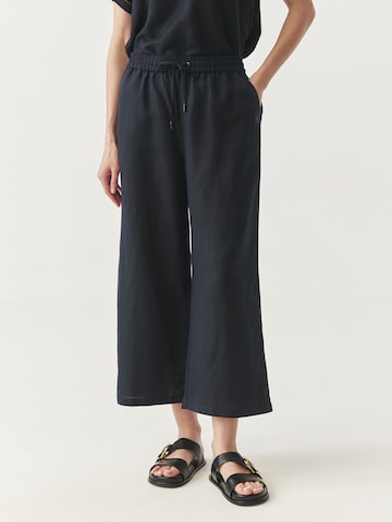 TATUUM Loose fit Trousers in Blue: front