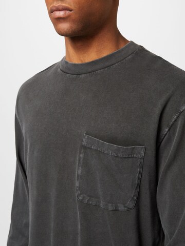 Abercrombie & Fitch Sweater in Grey