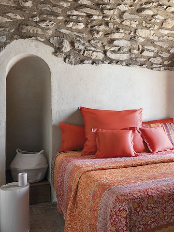 BASSETTI Duvet Cover in Red: front