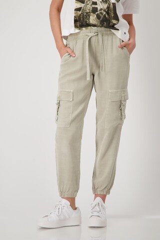 monari Tapered Cargo Jeans in Grey: front