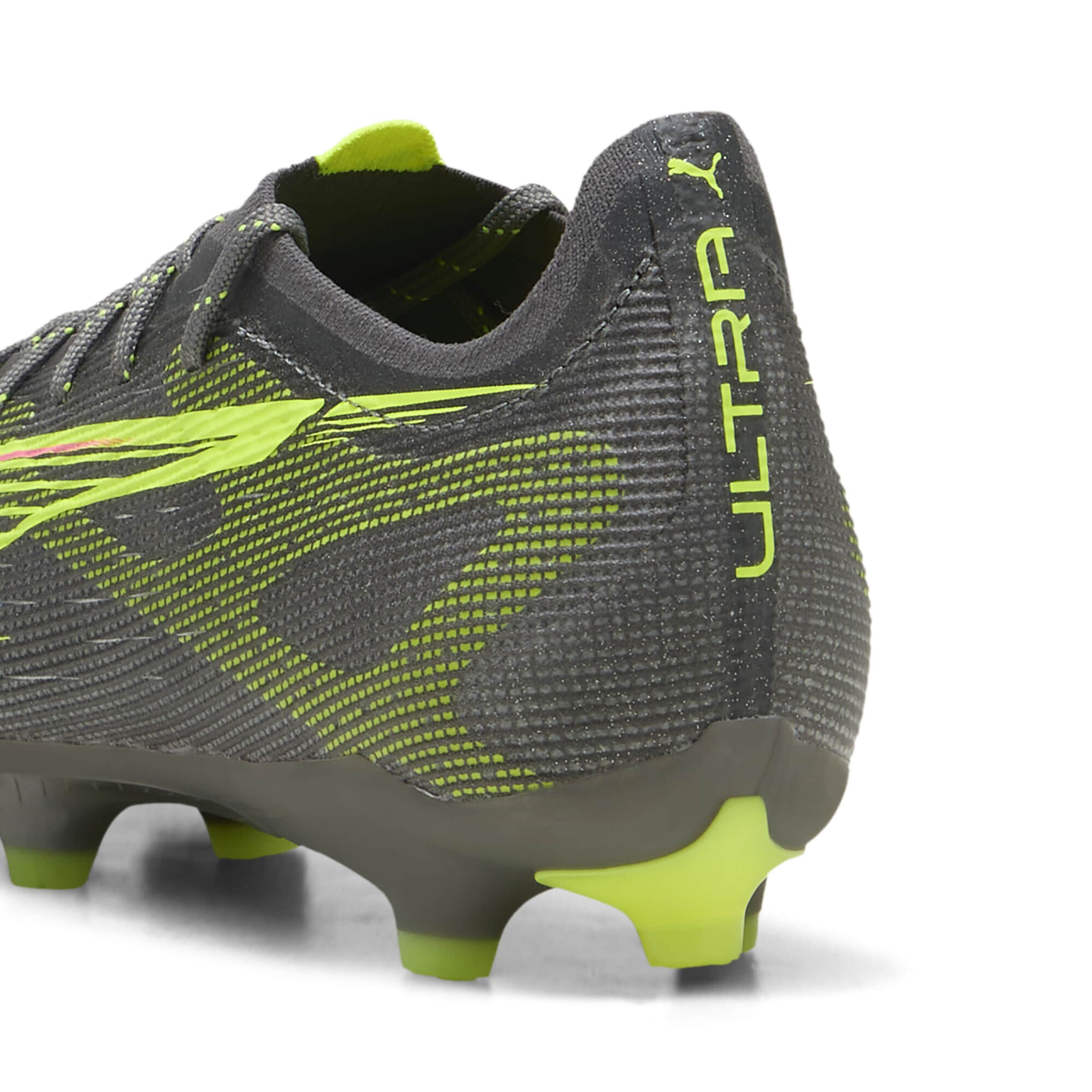 PUMA Soccer shoe 'Ultra 5 Pro' in Grey