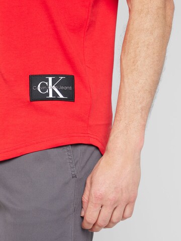 T-Shirt Calvin Klein Jeans en rouge