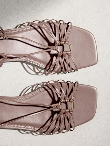 Next Riemensandale in Grau