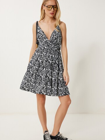 Happiness İstanbul Jurk in Zwart